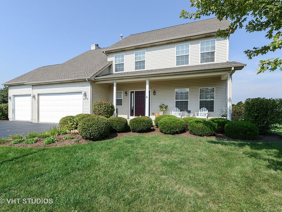 Beautiful home near an elementary school! Rural subdivision, it is ready for you to move in!