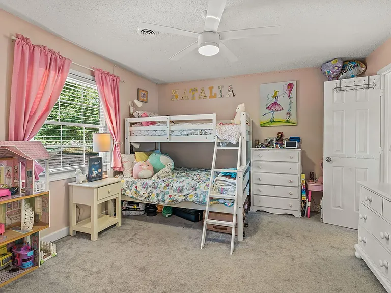 223 Ivy Cir — Photo 45