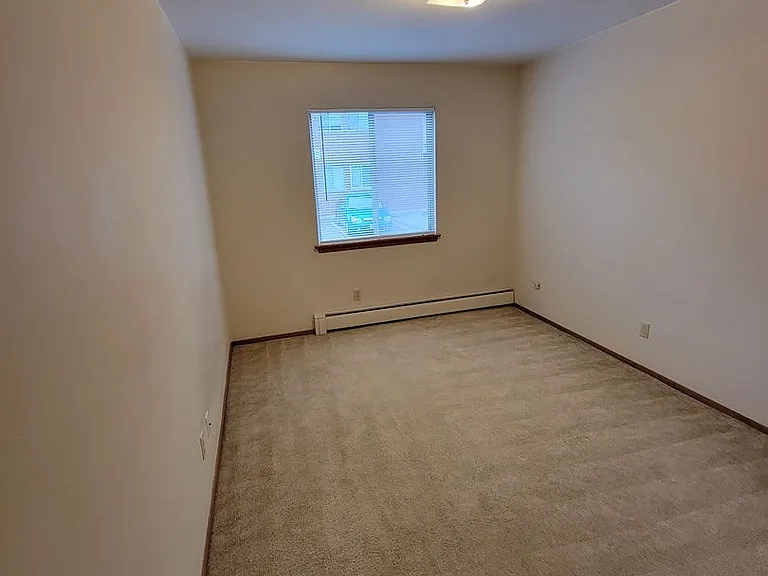 1005 S East St — Photo 32