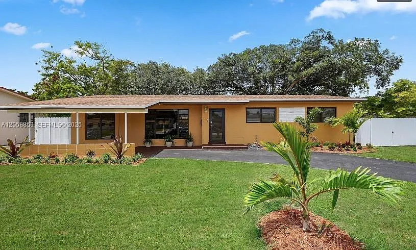941 NW 180th Ter
