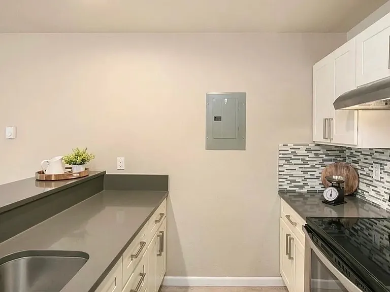 17431 Ambaum Blvd S #B-13 — Photo 2