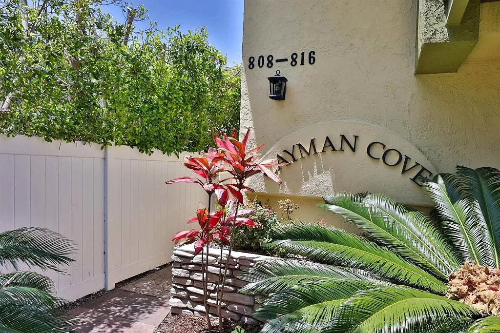 2 bed, 870 sqft, $5,500 — Photo 2
