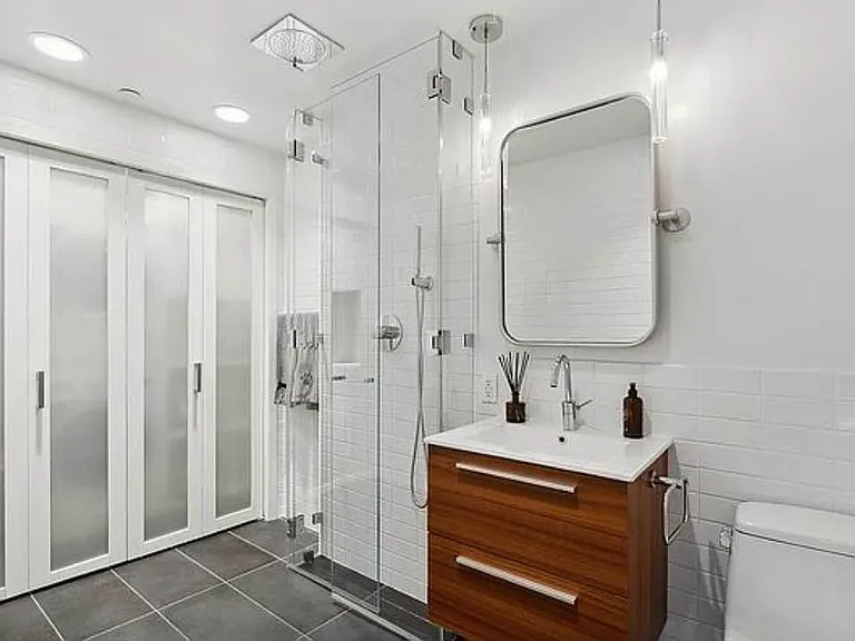 420 W 25th St #1E — Photo 14