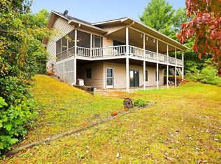 3317 Hummingbird Ln, Hiawassee, GA 30546