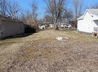 1805 Baynes St, Metropolis, IL 62960