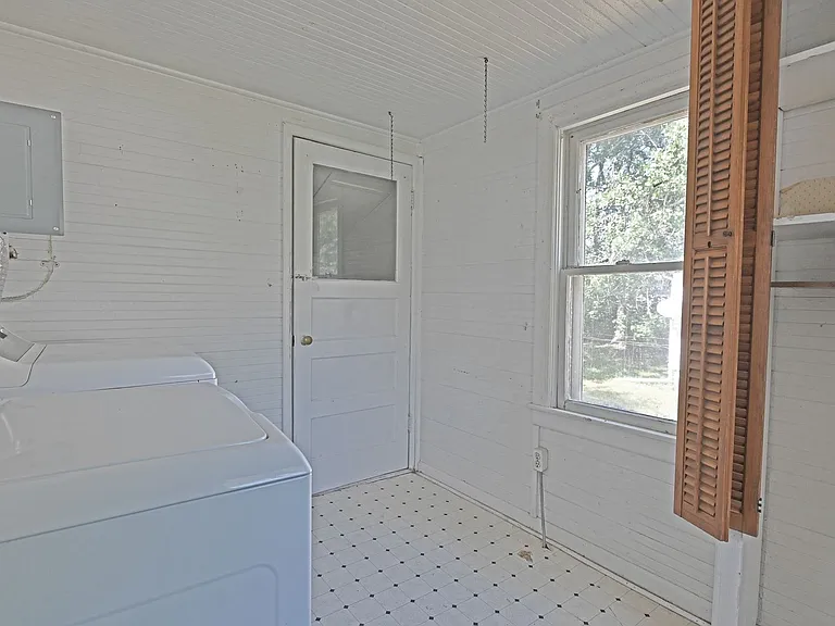 555 Wyoming Ave — Photo 35