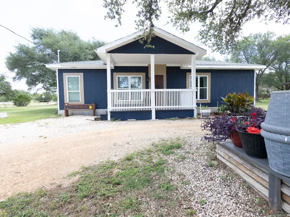 120 TOWN VW, Canyon Lake, TX 78133