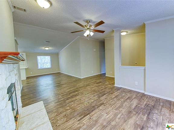 5th image of 955 Deer Forest Dr W