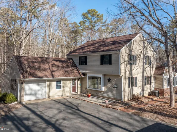 16 Vale Dr, Tabernacle, NJ 08088