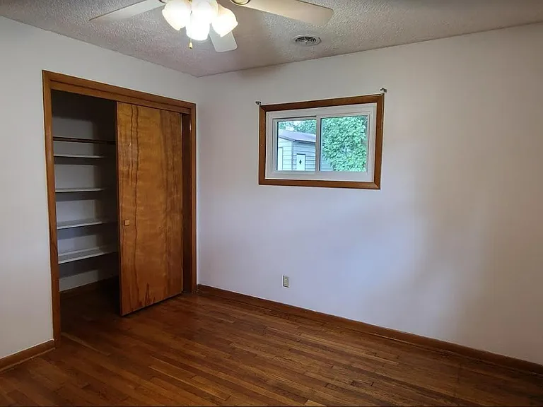 210 Ohio St — Photo 11