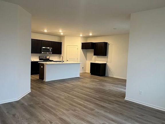 4th image of 10486 Morse Pl