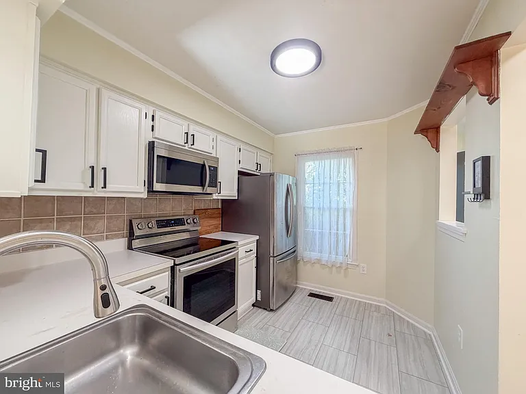 12821 Mill Brook Ct — Photo 4