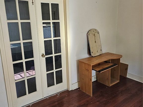 3rd image of 65 E Maplewood Ave