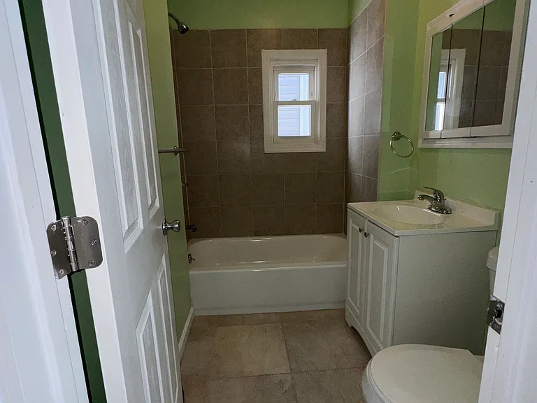 621 Grove St #2 — Photo 6