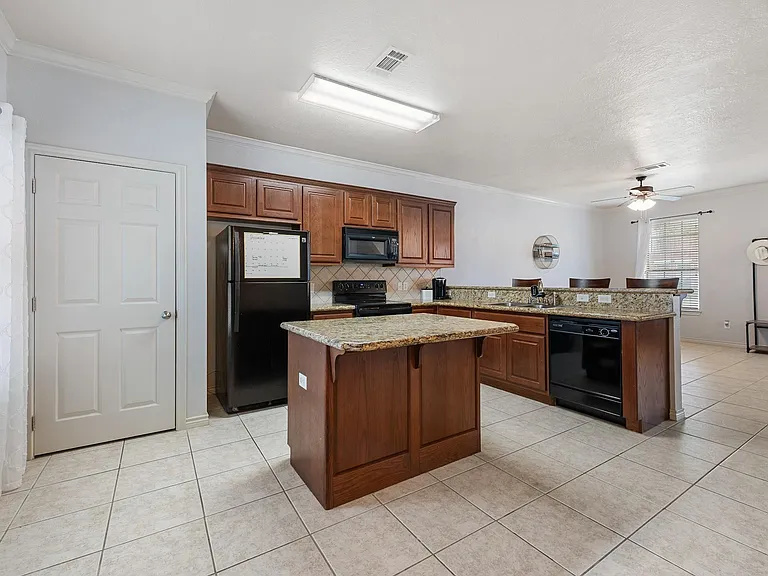 400 Forest Dr — Photo 10