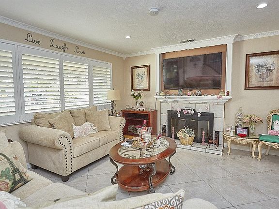 5th image of 1780 E Granada Ct