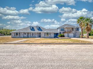201 W Brazos St, Uvalde, TX 78801