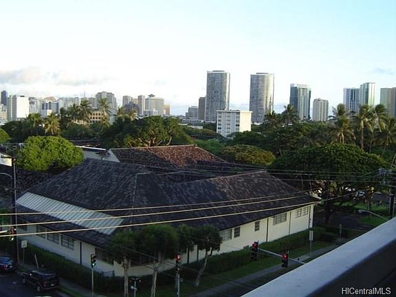 5th image of 824 Kinau St APT 401