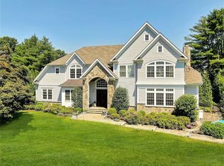 33 Meadow Rd, Scarsdale, NY 10583