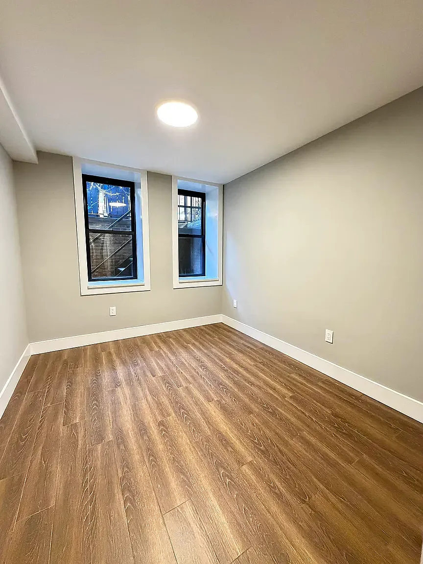336 West 17th Street — Photo 1