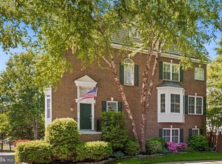 2966 Lismore Ln, Fairfax, VA 22031
