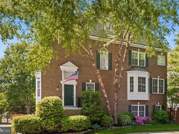 2966 Lismore Ln, Fairfax, VA 22031