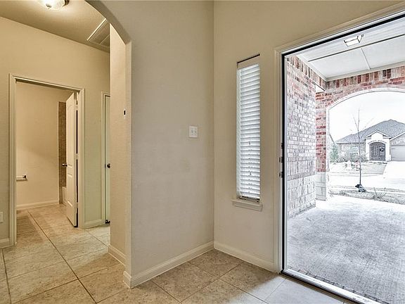4th image of 2313 Sablewood Dr