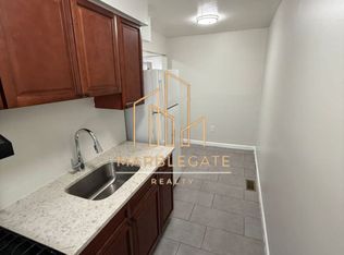241 Weequahic Ave #1A, Newark, NJ 07112