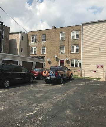 3rd image of 3647 N Leclaire Ave #2