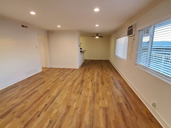 3rd image of 1653 Amberwood Dr APT 20
