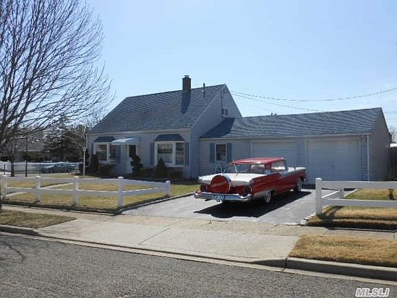 3rd image of 24 Penny Ln
