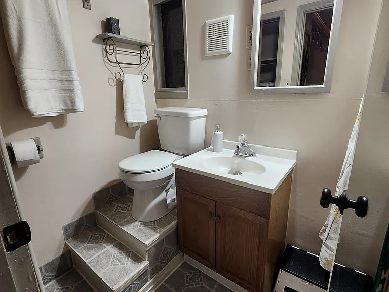 1831 Oxford Ave SW #202 — Photo 14
