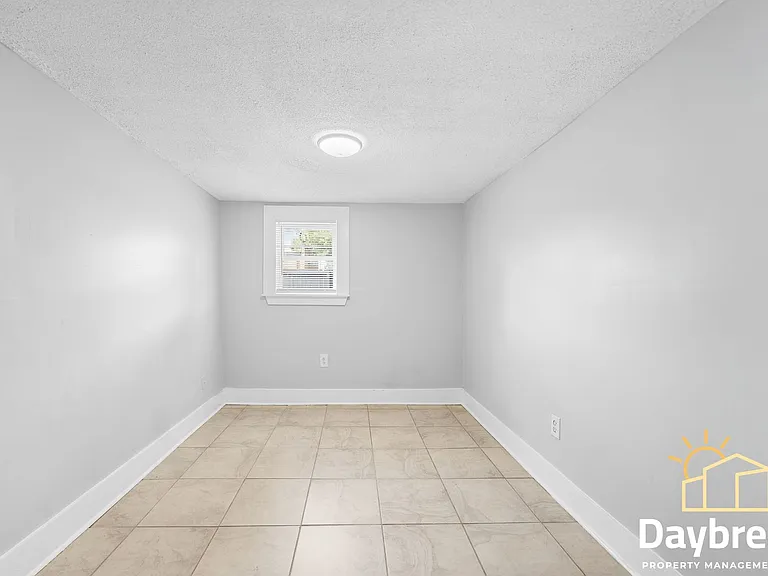 112 E Anderson St — Photo 10