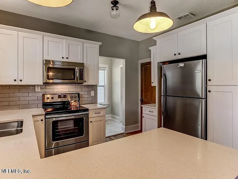 1117 Cedar St — Photo 12