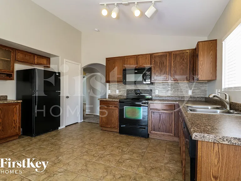 1071 S 224th Ln — Photo 7