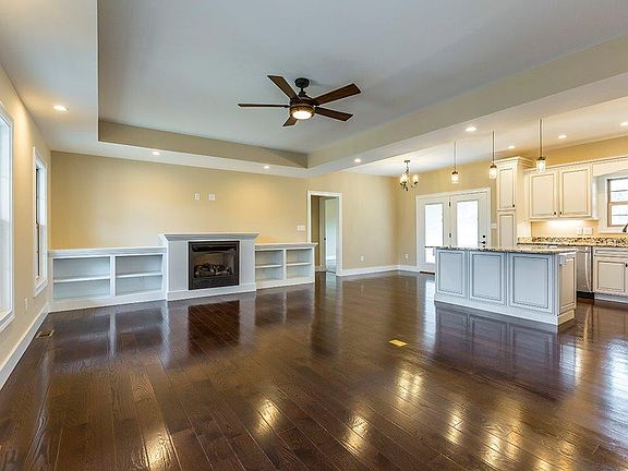 5th image of 128 Braemar Dr