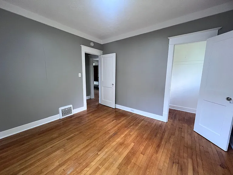 317 Pine Ave NW — Photo 15