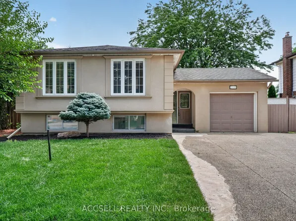 2446 Ventura Dr, Oakville, ON L6L 2H7