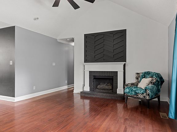 5th image of 2247 N Fork Dr
