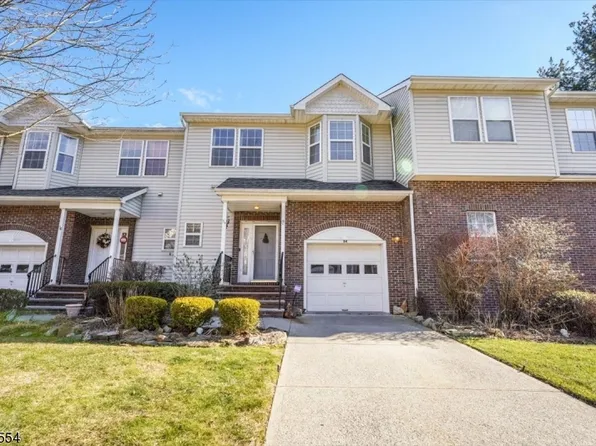 54 Rockcreek Ter, Riverdale Boro, NJ 07457