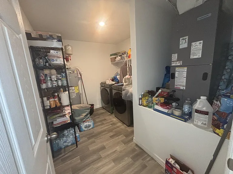 402 NE Mainsail St — Photo 16