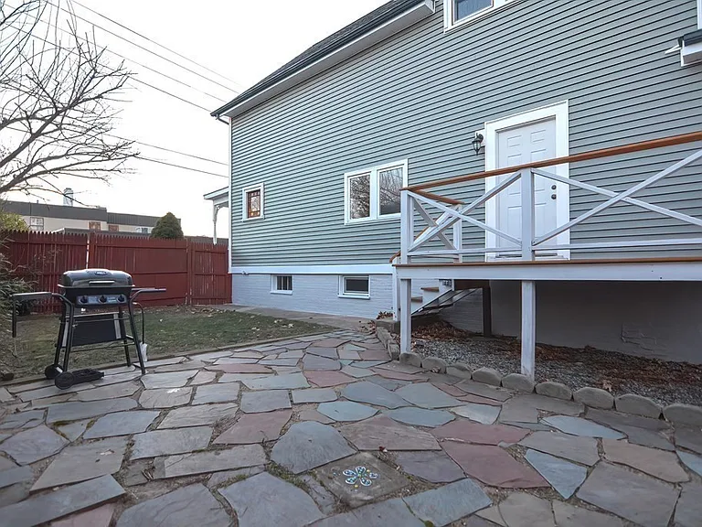 76 Holman St #2 — Photo 4