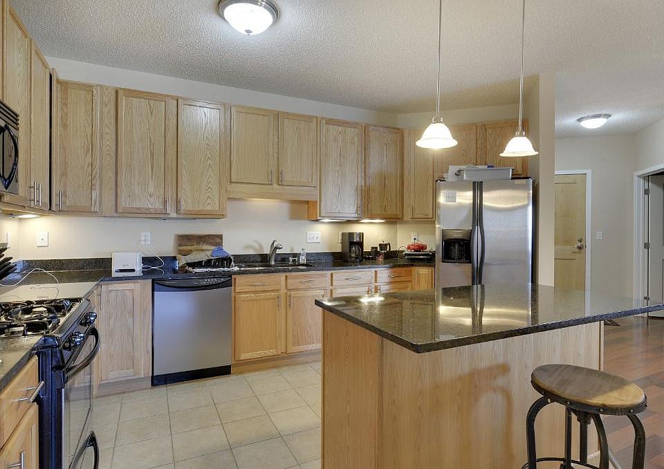 1st image of 619 8th St SE Unit 312