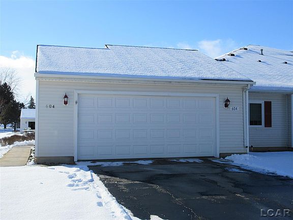 2nd image of 604 Carriage Dr