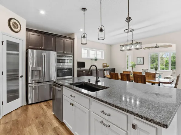 5886 Sheffield Ter NE, Prior Lake, MN 55372