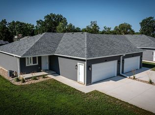 1006 16th St, Hawarden, IA 51023