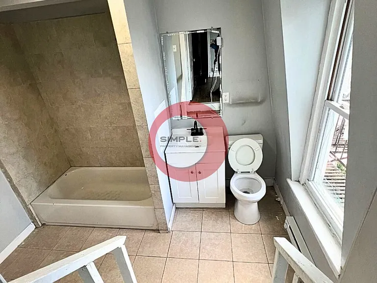 914 Franklin St #3F — Photo 4