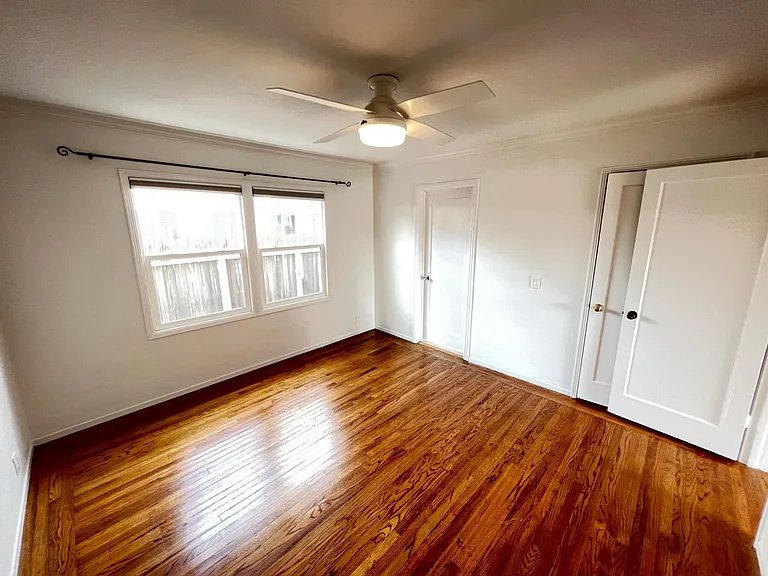 900 University Dr #2 — Photo 6