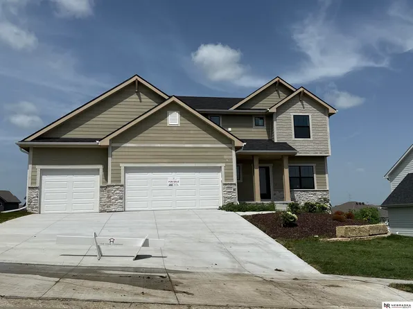 12202 S 111th St, Papillion, NE 68046