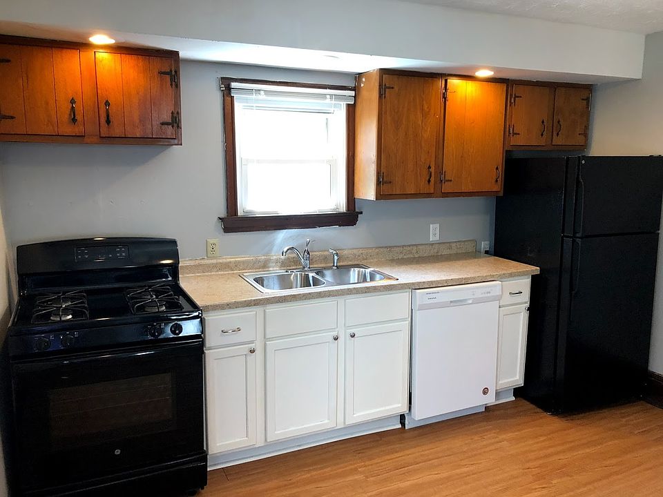 1st image of 405 E Monroe St #Street1